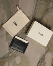 Cargar imagen en el visor de la galería, Icetees Leather Cardholder Black
